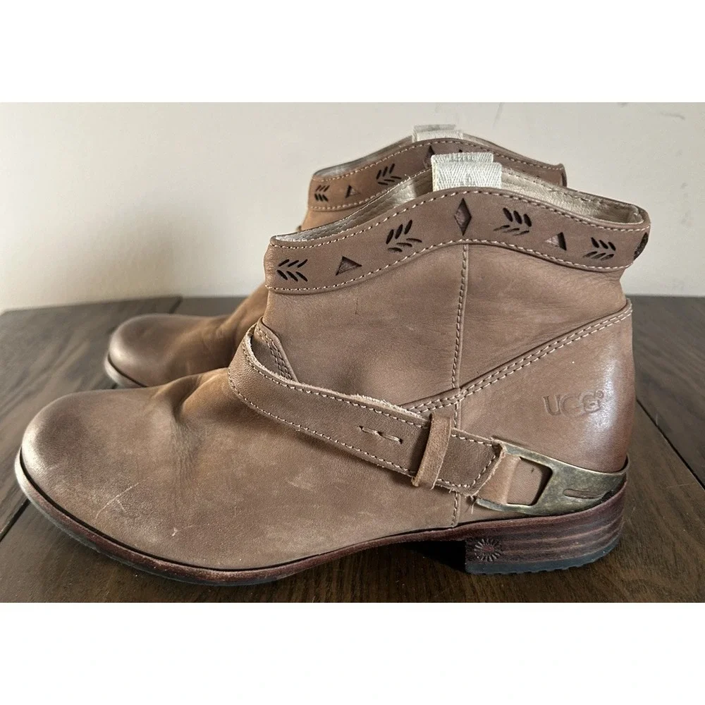 UGG Austin Fawn Ankle Boots Women's 7 Brown Leather Shearling Western Cowboy‎